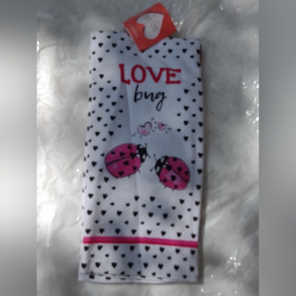 NEW EnVogue Valentine's Day Love Bug Towels Set Of 2